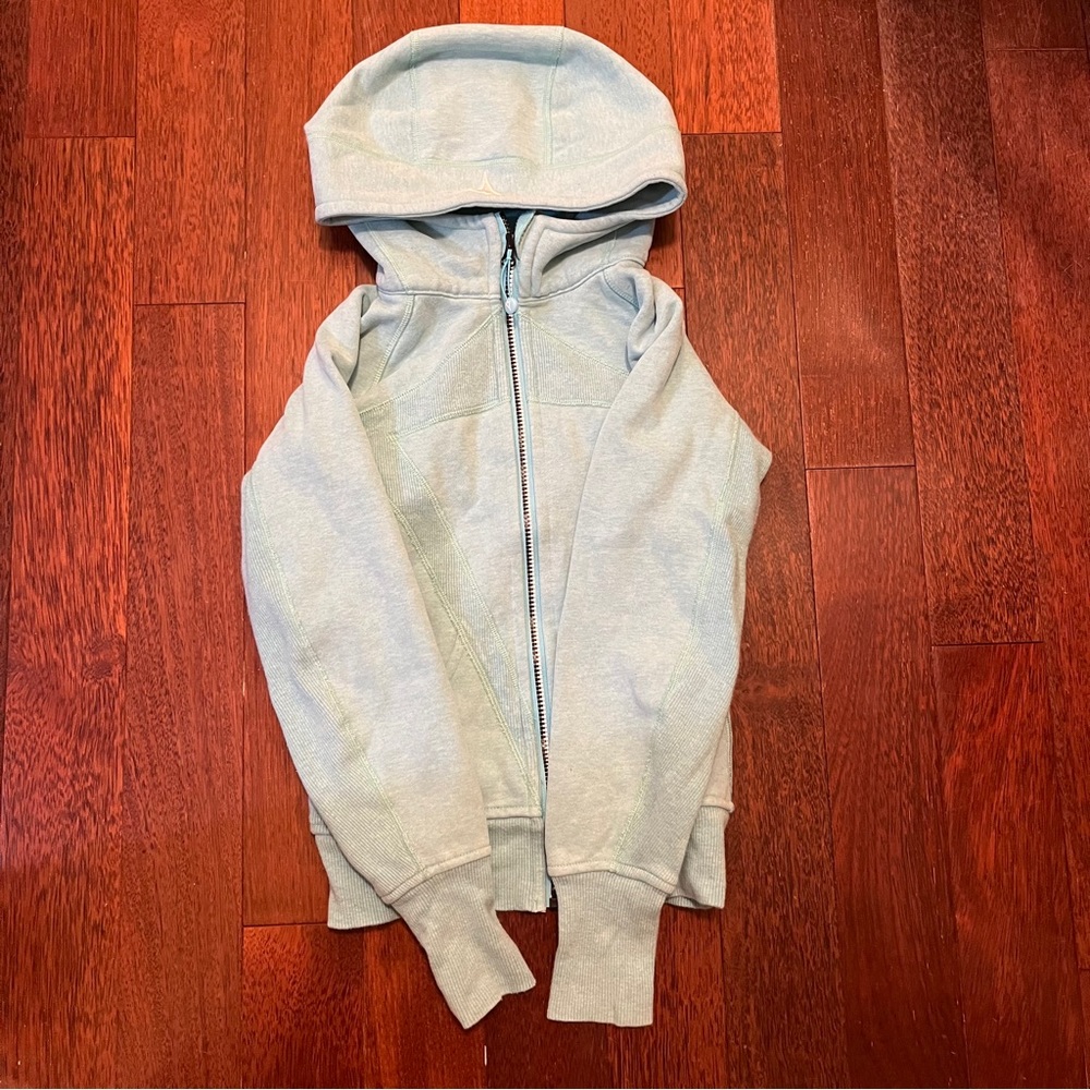 Ivivva zip up with pockets